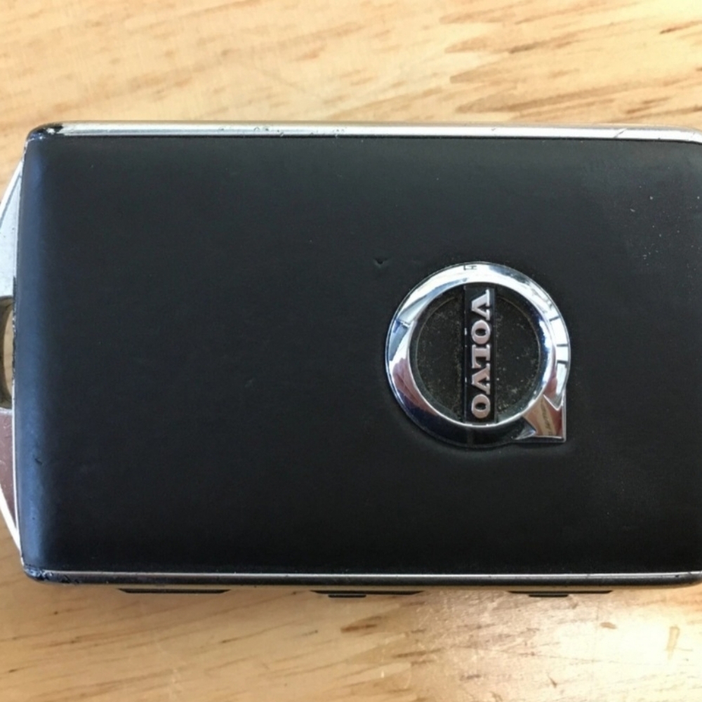 17-20 VOLVO XC60 XC90 S90 SMART KEY REMOTE FOB Black w/ Silver Trim Keyless
